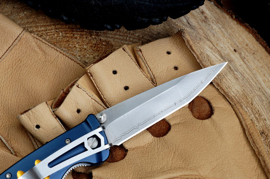 Penknife with a blade from Damask steel