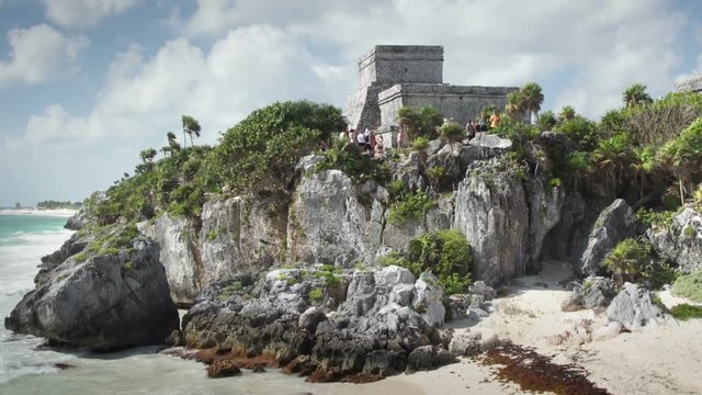unique mayan ruins at tulum mexico