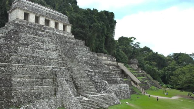 mayan ruins at palenque chiapas mexico
