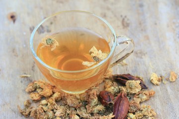 Chrysanthemum tea and dried