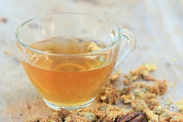 Chrysanthemum tea and dried