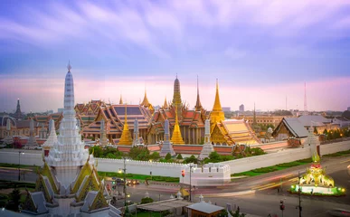 Fototapete Thailand The beauty of the Emerald Buddha Temple at twilight.  © Thasist
