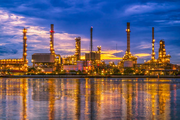 Obraz na płótnie Canvas Oil refinery at twilight, Chao Phraya river, Thailand