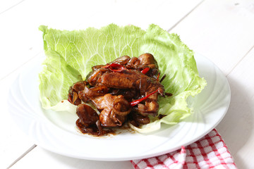 Chicken in black soy sauce