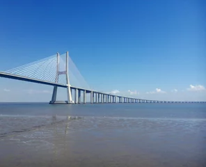 Foto op geborsteld aluminium Vasco da Gamabrug Eindeloze Vasco da Gama-brug