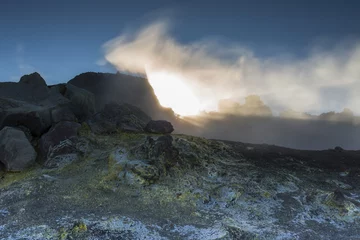 Crédence de cuisine en verre imprimé Volcan Etna: volcanic gases on the brink of the "Bocca Nuova"