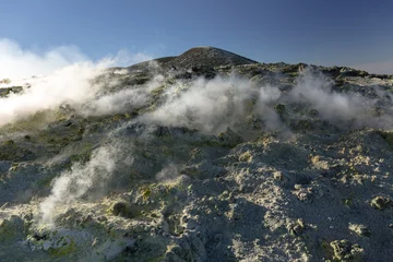 Papier Peint photo Lavable Volcan Etna summit crater with gas