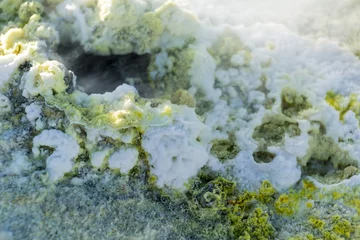 Crédence de cuisine en verre imprimé Volcan The sulfur grades brink of Etna craters