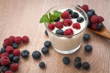 yogurt with raspberries and blueberries