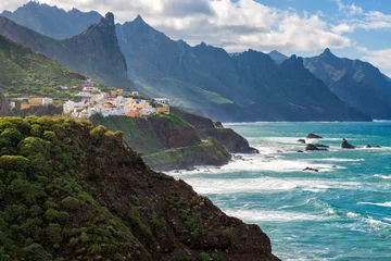 Fotobehang Canarische Eilanden Kustdorp op Tenerife, Canarische Eilanden, Spanje
