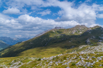 Fototapeta na wymiar Beautiful mountain landscape in the Lechtal Alps, North Tyrol, Austria