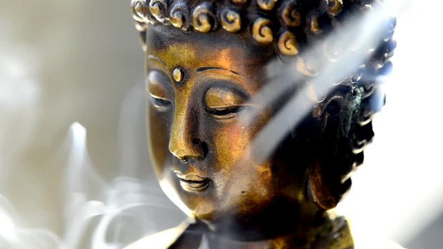 Buddha Statue mit R&auml;ucherst&auml;bchen