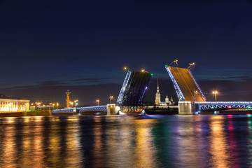 Fototapeta na wymiar View of the Palace Bridge in St Petersburg, Russia.