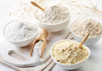 Bowls of gluten free flour - obrazy, fototapety, plakaty