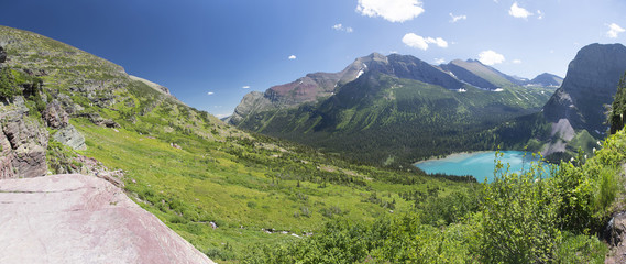 Fototapeta na wymiar Grinnell Lake Panoramic - Glacier National Park
