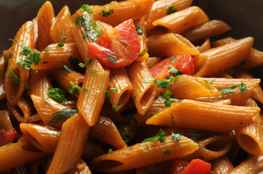 Penne all'arrabbiata &Sigma;ά&lambda;&tau;&sigma;&alpha; &Alpha;&rho;&rho;&alpha;&mu;&pi;&iota;ά&tau;&alpha; 아라비아타 소스 Cucina italiana アラビアータ Arrabbiata Аррабиата Pasta 香辣茄醬直通粉 Italian cuisine Итальянская кухня 義大利飲食 이탈리아 요리 イタリア料理 Italienische K&uuml;che sauce