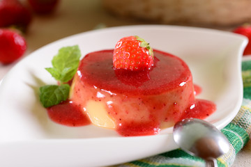 Panna cotta with strawberries sauce