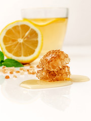 Proven Health Benefits of Ginger Can Treat Many Forms of Nausea, Especially Morning Sickness? Ginger Contains a Substance Prevent Cancer? Ginger Powder May Significantly Reduce Menstrual Pain
