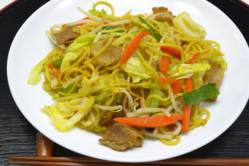 和食　塩焼きそば/塩味で味付けした焼きそば
