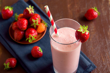 Strawberry smoothie with yogurt