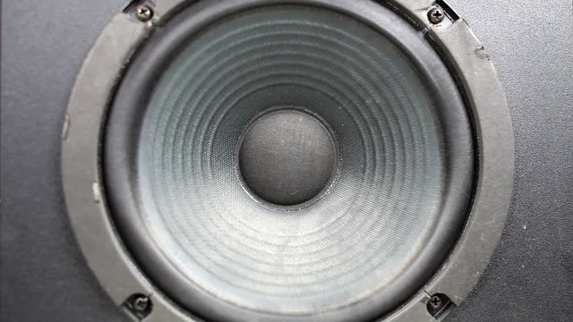 speaker cone pumping from bass sound