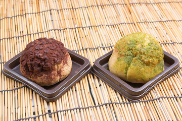 Chocolate and green tea choux cream