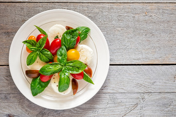 Fresh Farm Style Caprese Salad