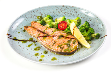 salmon with broccoli