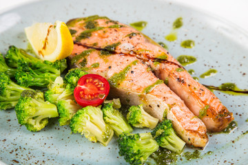 salmon with broccoli