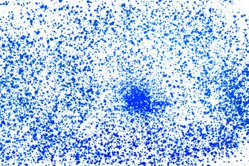 Blaue Farb Pigmente auf Papier freigestellt