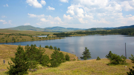 Fototapeta na wymiar Lake on Mount Zlatibor