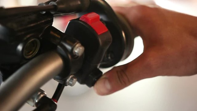 enduro motorcycle engine start