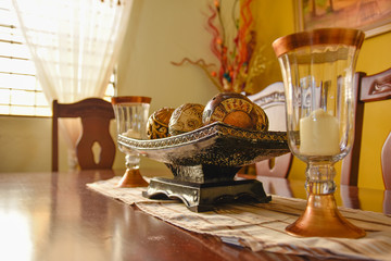 Tavolo con oggetti still life