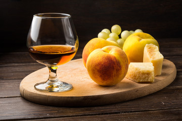 бренди с фруктами