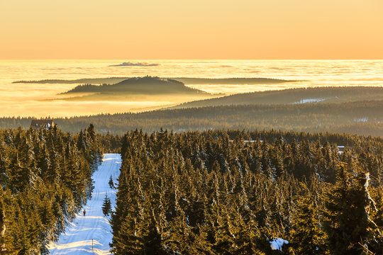 &Uuml;bergang zum Himmel - Berge im Nebel
