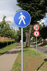 Left walkway and right speed limit 30, Florence Italy