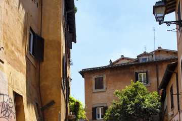 Fototapeta na wymiar Italian houses in Rome