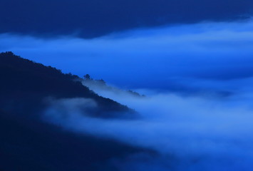 岩手県遠野市　遠野盆地の雲海