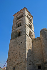 Fototapeta na wymiar Campanario de la Iglesia de Santa María la Mayor, Trujillo (España) 