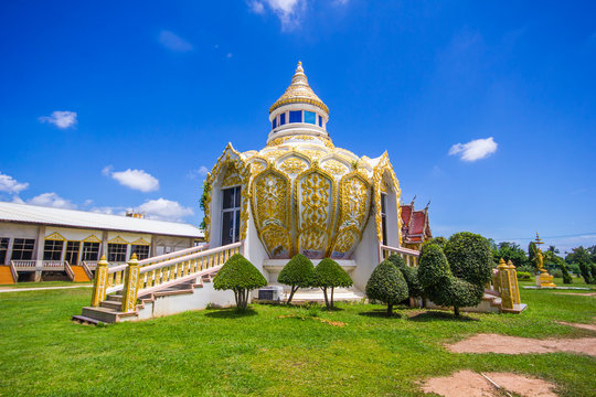 Pavilion (Bat Bo Holy Father money) Wat Yang Khoi Kluea at Phichit Thailand.