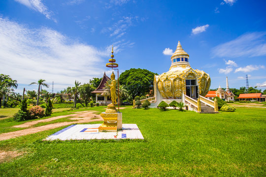 Pavilion (Bat Bo Holy Father money) Wat Yang Khoi Kluea at Phichit Thailand.
