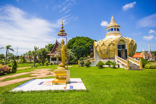 Pavilion (Bat Bo Holy Father money) Wat Yang Khoi Kluea at Phichit Thailand.