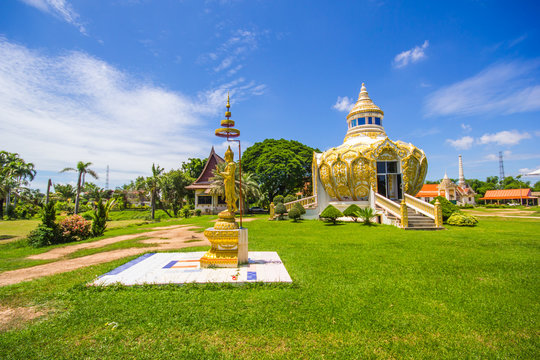 Pavilion (Bat Bo Holy Father money) Wat Yang Khoi Kluea at Phichit Thailand.