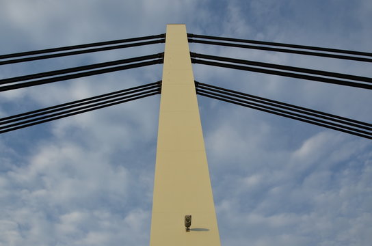 Pillon bridge with lamp on it