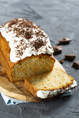 Carrot and orange cake with chocolate