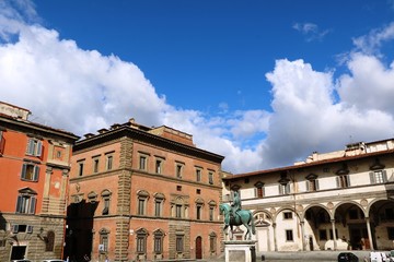 Fototapeta premium Piazza della Santissima Annunziata and Statue Ferdinando 1. de Medic in Florence, Italy