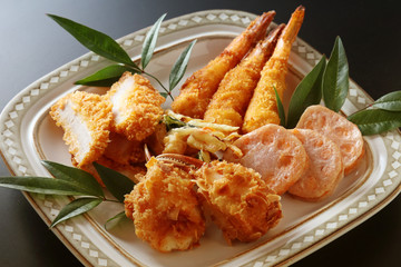 揚げ物盛り合わせ　日本食