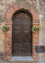 Fototapeta na wymiar Doorway in Montemerano, Tuscany