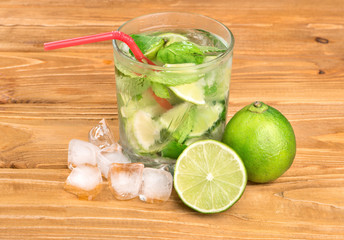 Cocktail mojito on table