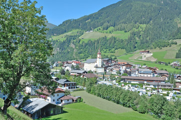 der beliebte Urlaubsort Neustift im Stubaital,Tirol,Alpen,Österreich